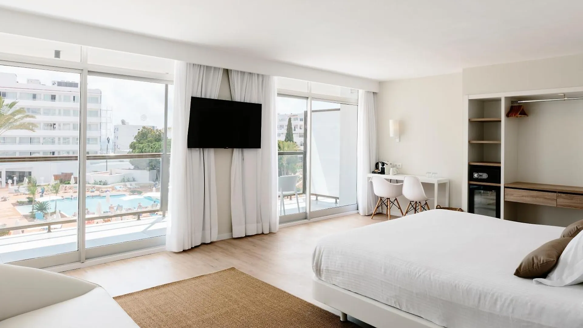 Aluasoul Ibiza - Adults Only Hotel Es Cana