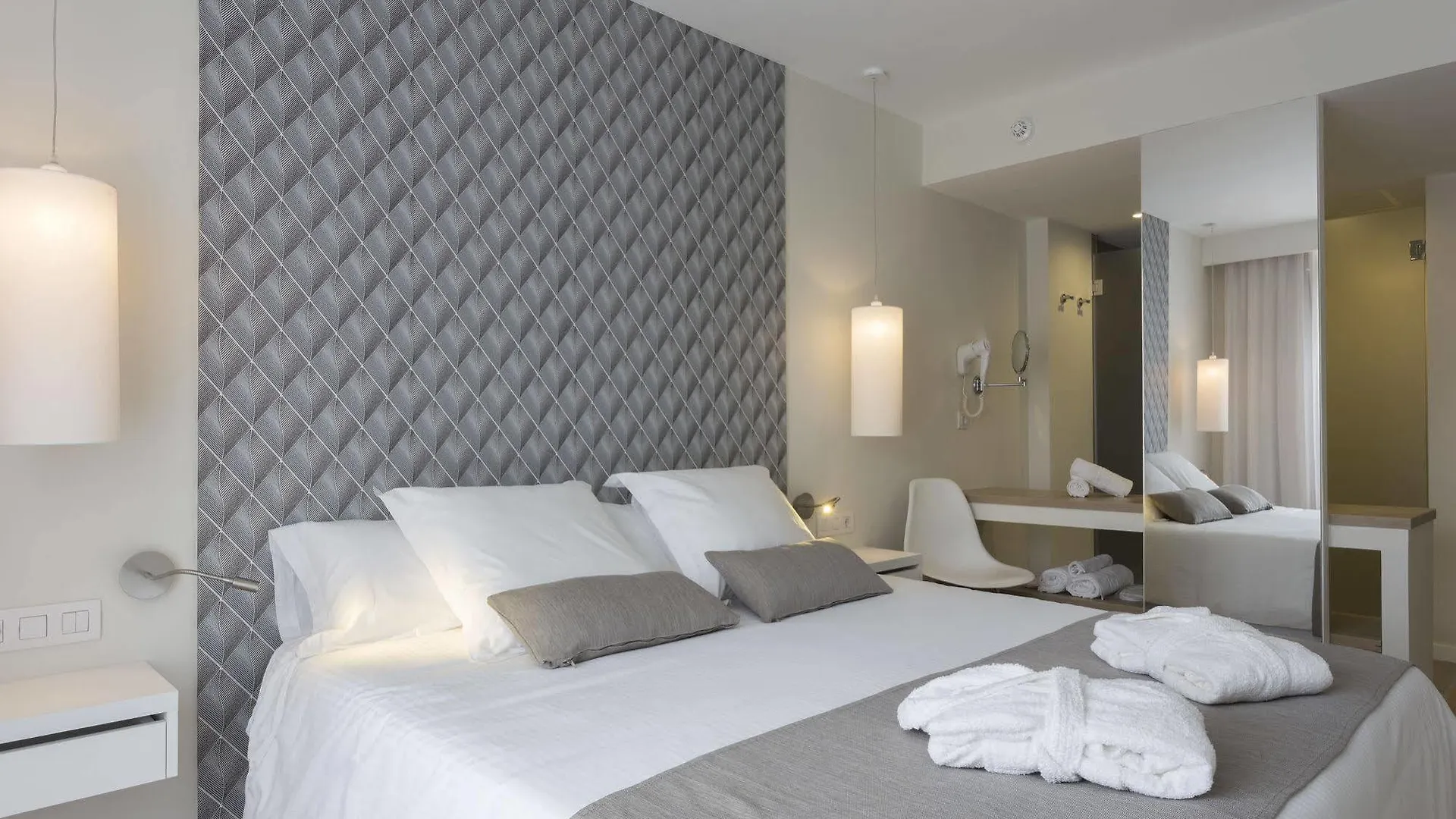 Aluasoul Ibiza - Adults Only Hotel Es Cana